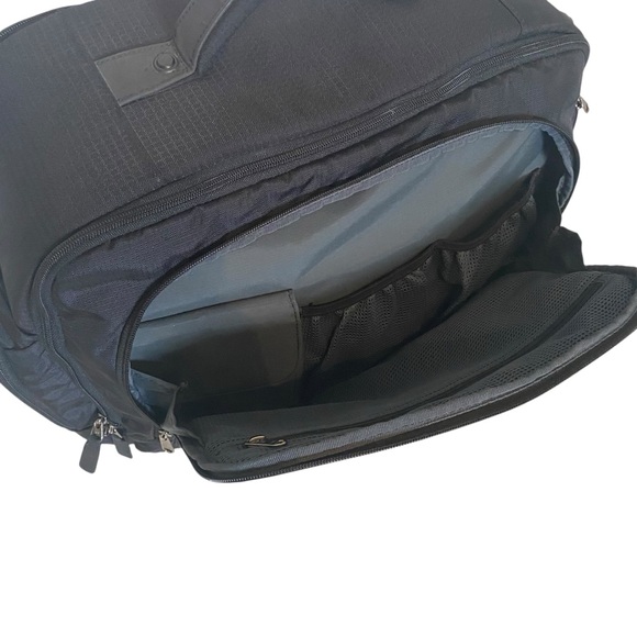 Eagle Creek CarryOn ES Travel Bag Shoulder Strap Black Laptop Travel Zip Around - Picture 9 of 10